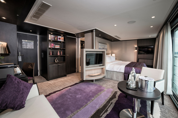 Avalon Waterways Avalon Envision_Royal Suite.jpg